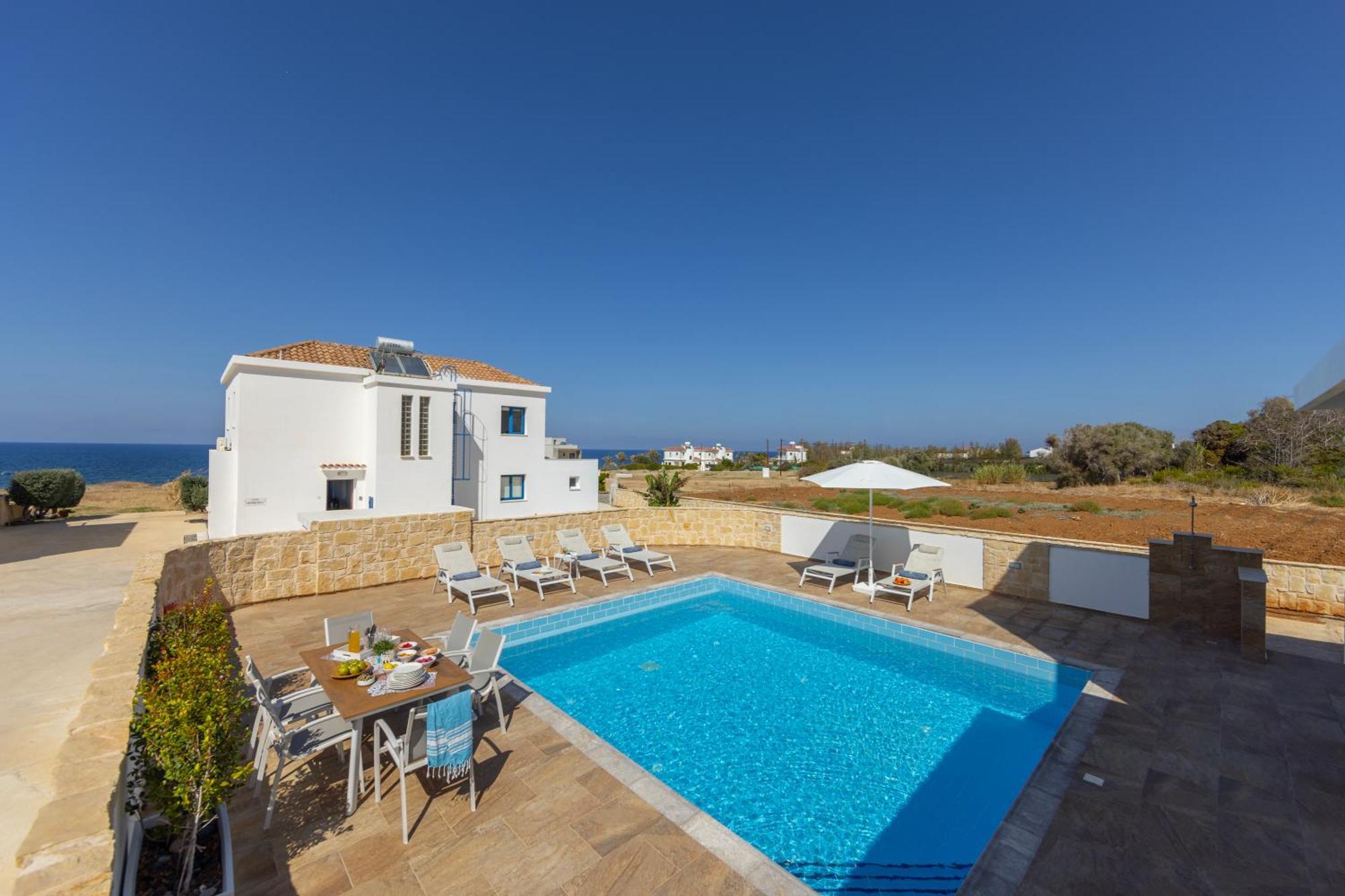 Diana Seaside Villas Pomos Zimmer foto